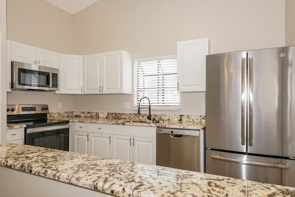 634 Monroe Harbor Pl - Photo 6 of 16