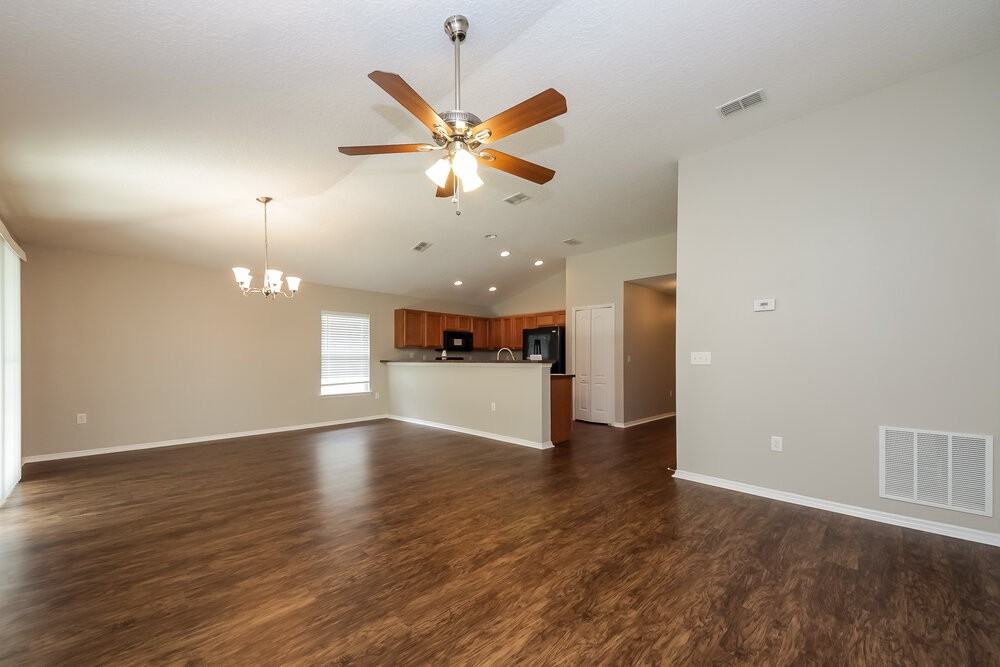 11738 Silver Hill Dr - Photo 2 of 15