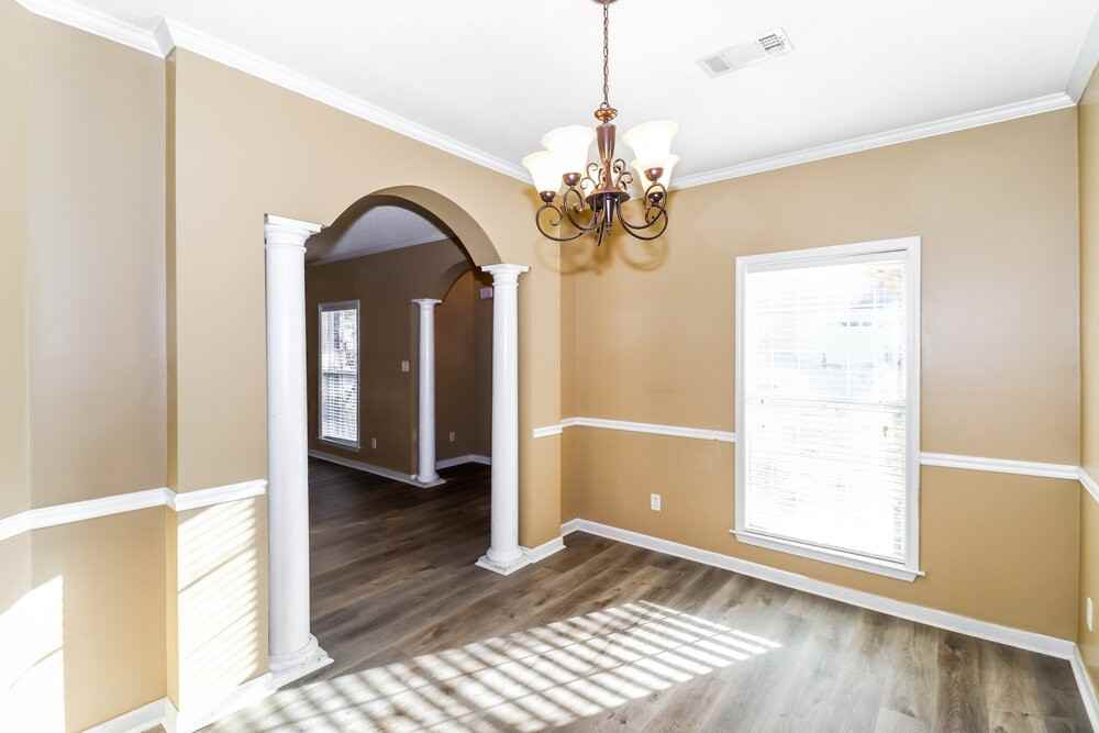 8662 Rogers Park Ave - Photo 6 of 15