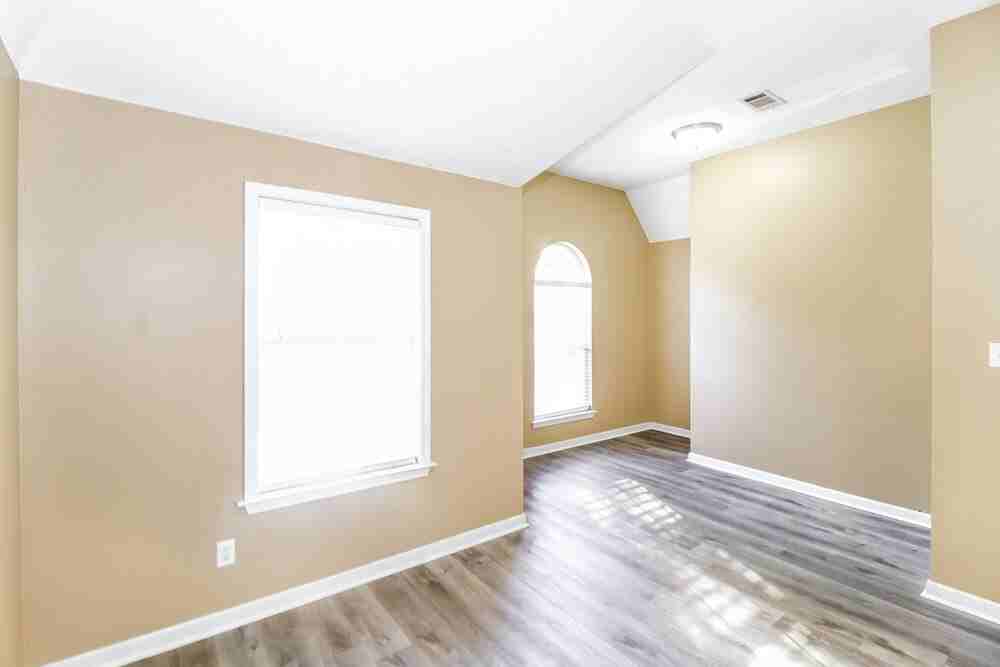 8662 Rogers Park Ave - Photo 7 of 15
