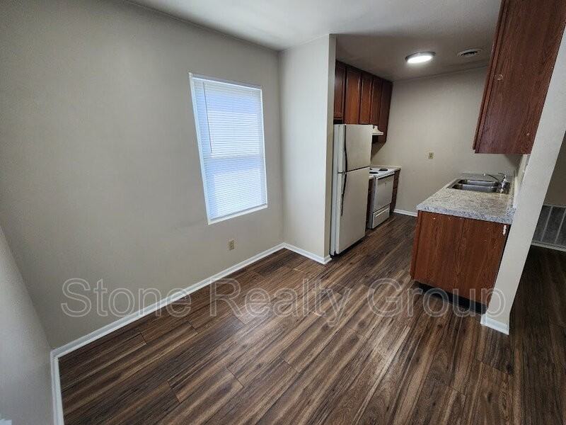 625 S Austin St #2A - Photo 3 of 6