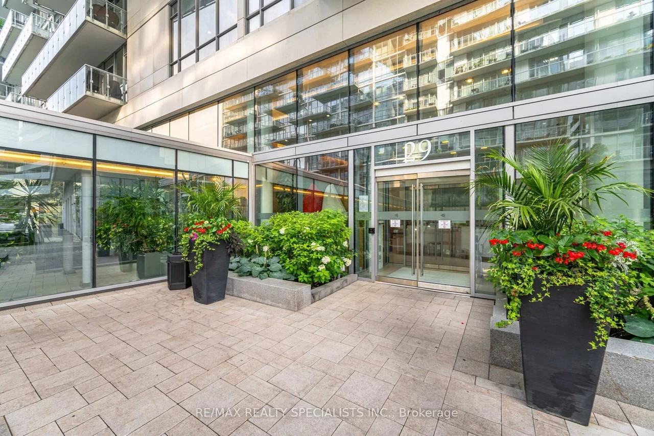 29 Queens Quay East - Photo 2 of 42