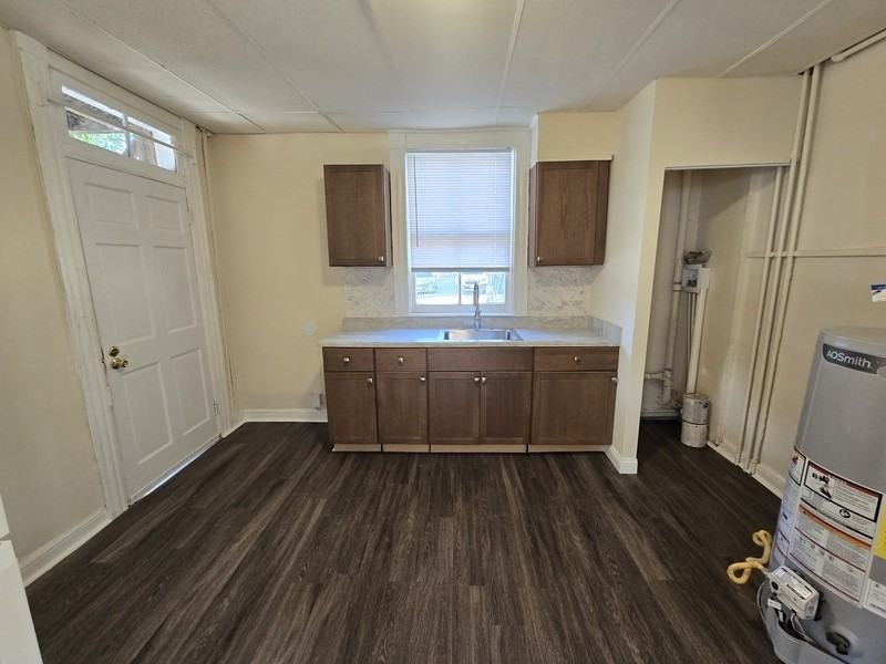 217 E Leigh St #1 - Photo 3 of 11