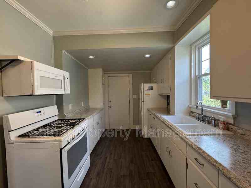 1014 Tennessee Ave - Photo 5 of 14