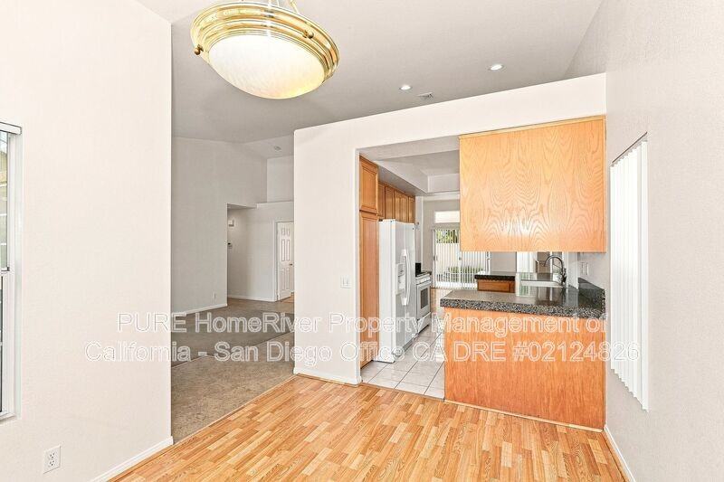 4849 Lake Shore Pl - Photo 3 of 16
