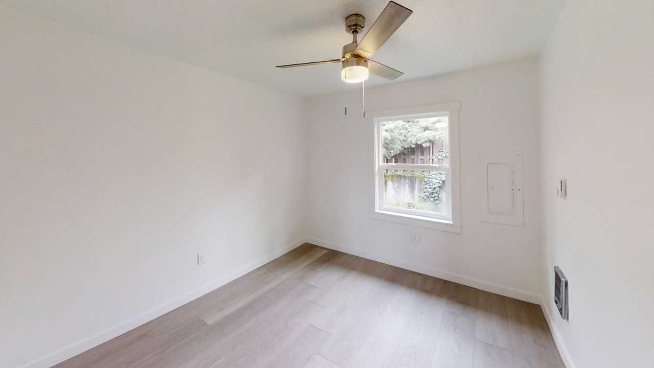 11518 Ne Sandy Blvd #11 - Photo 7 of 23