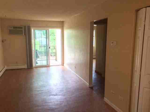 1829 Warren Ave #103 - Photo 4 of 8