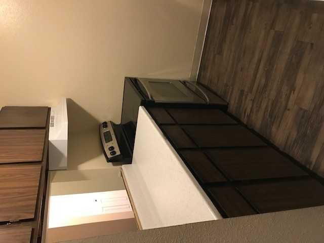 1829 Warren Ave #103 - Photo 6 of 8