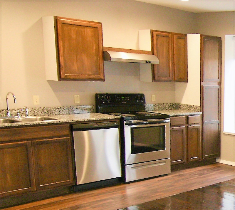 1306 E 11th St #4 - Photo 6 of 8