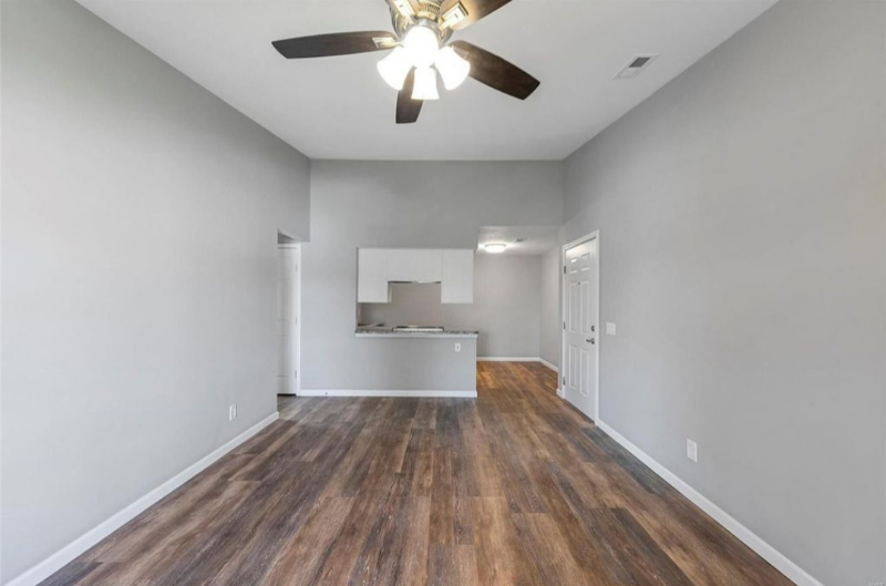 1630 Summergate Pkwy - Photo 3 of 16