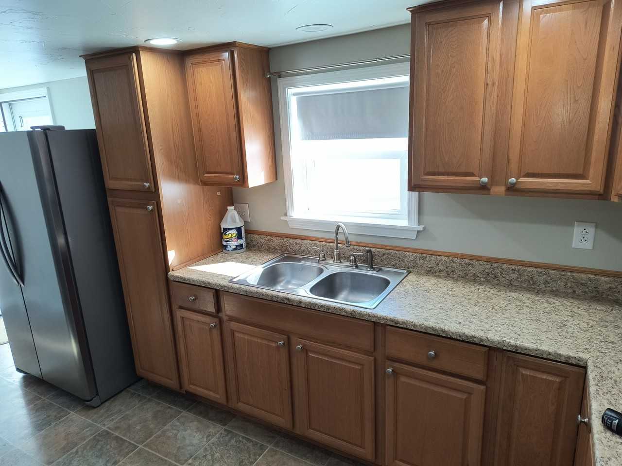 1130 Morris Ave - Photo 2 of 12
