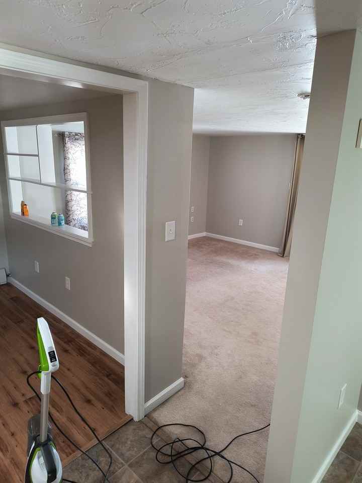 1130 Morris Ave - Photo 4 of 12