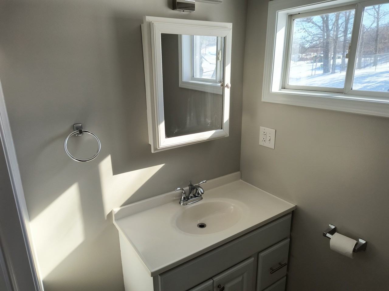 1130 Morris Ave - Photo 6 of 12