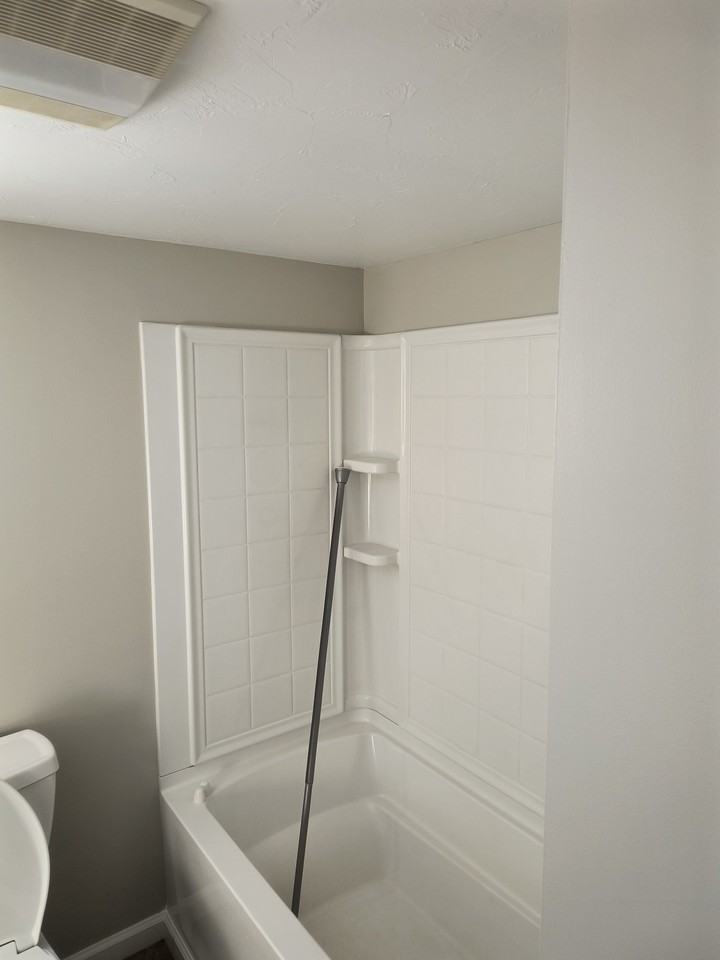 1130 Morris Ave - Photo 7 of 12