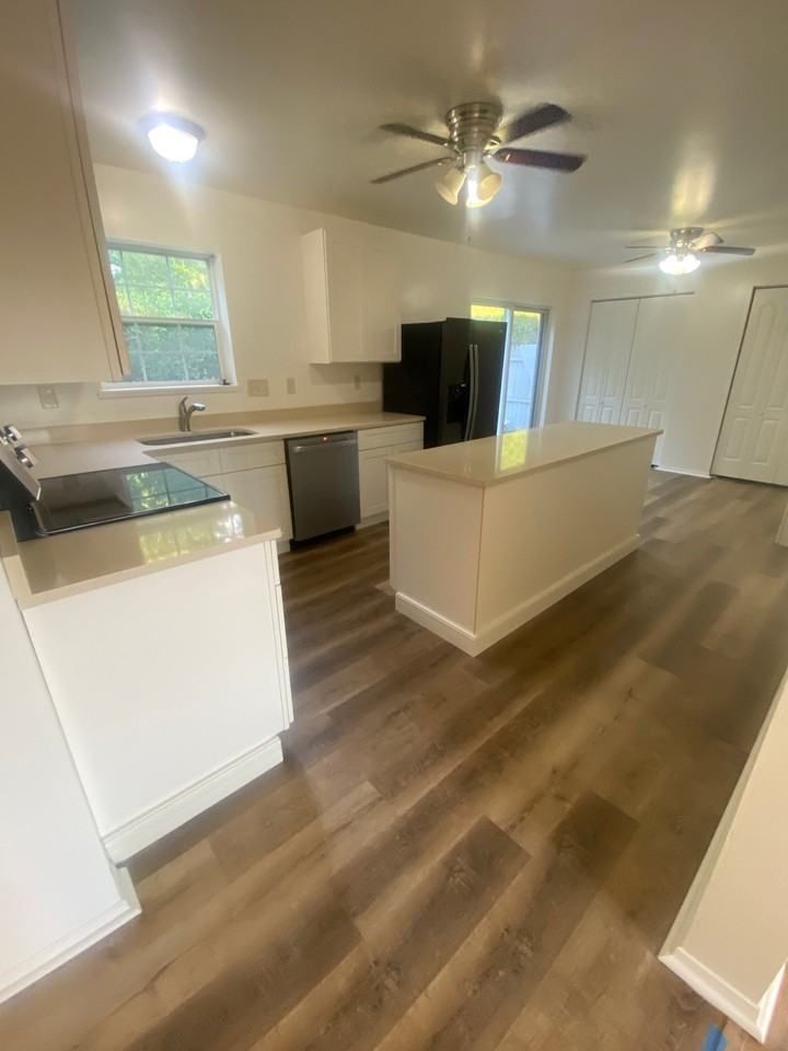 847 Mohn St #D - Photo 2 of 10