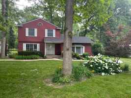 featured image of 3329 Maple Dr