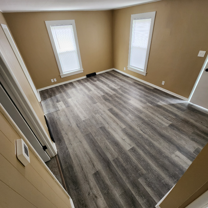 1109 E 15th St - Photo 6 of 8
