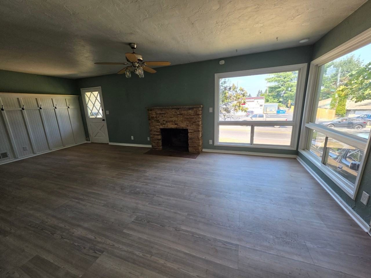 1420 Madrona Ave Se - Photo 2 of 8
