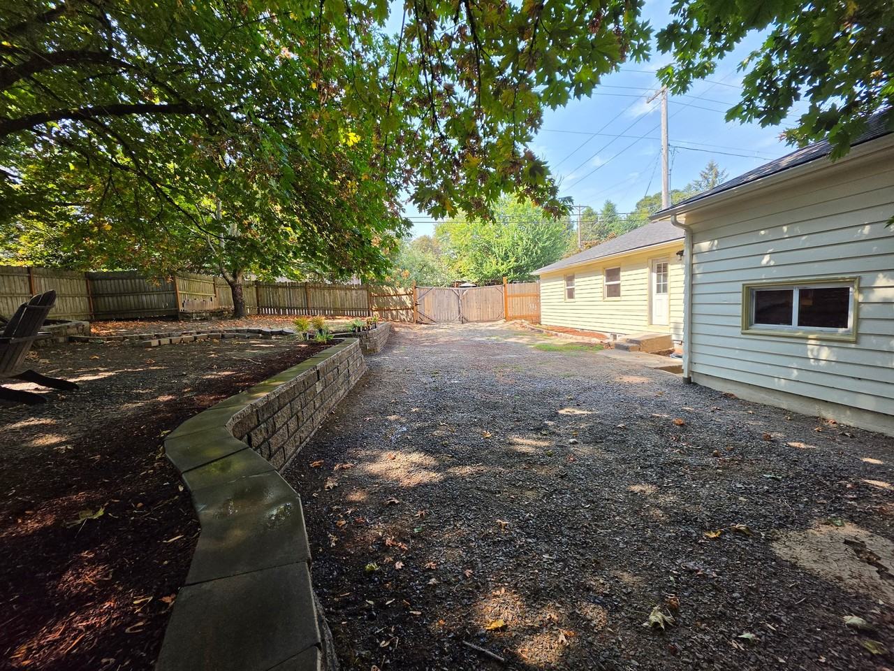 1420 Madrona Ave Se - Photo 7 of 8