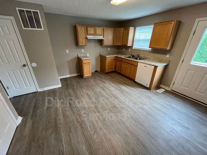 505 Herbert Ave - Photo 7 of 18