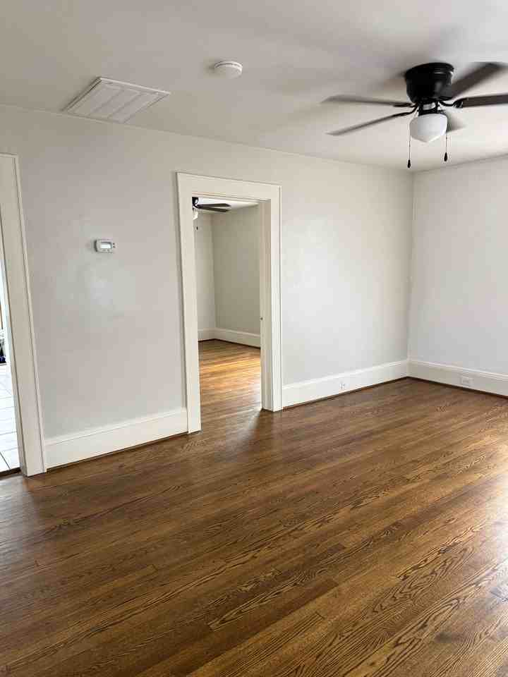 315 Hillcrest Dr - Photo 3 of 11