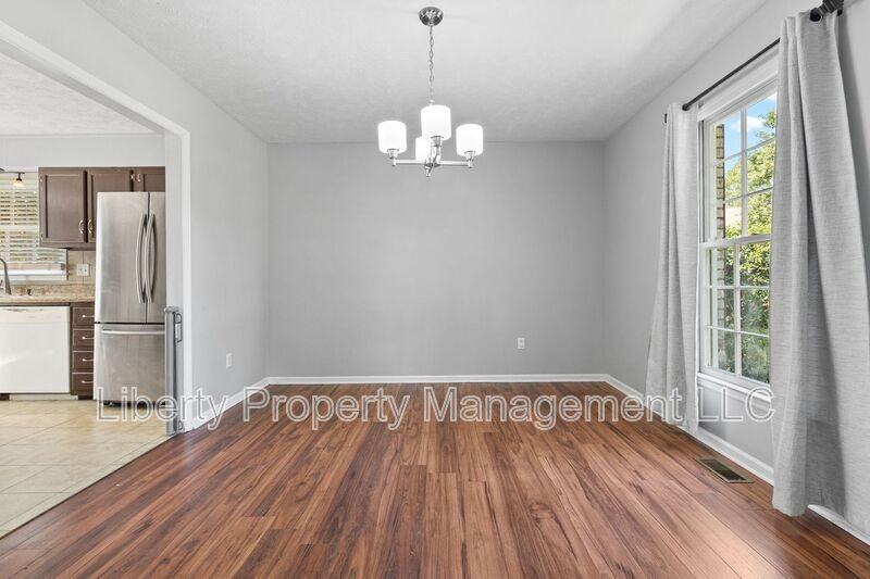 5406 Leesburg Ct - Photo 4 of 15