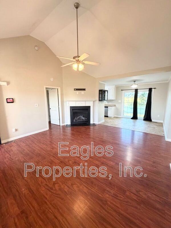 200 Labrador Ct - Photo 2 of 16