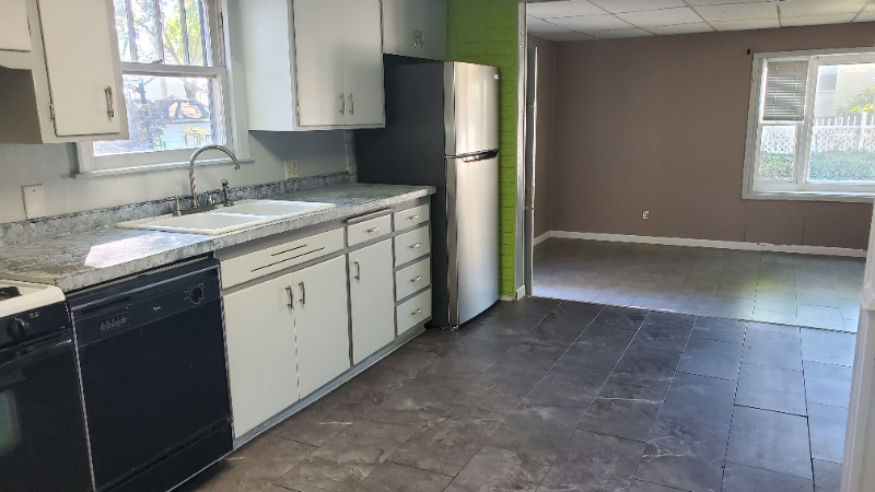 2553 Westbrook Dr - Photo 6 of 18