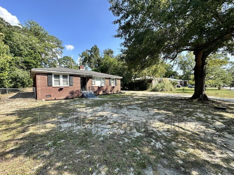3727 Maybank St - Photo 7 of 33
