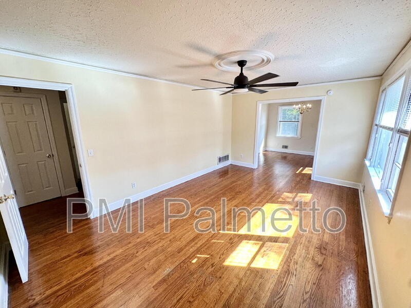 3727 Maybank St - Photo 6 of 30