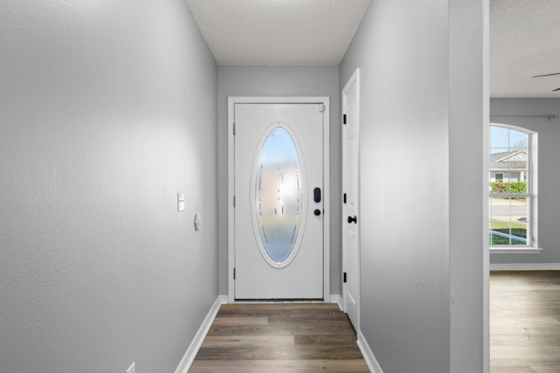 1872 Vineyard St - Photo 2 of 34