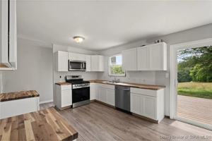 featured image of 456 Thompson St