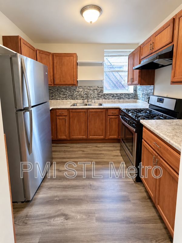 5206 Vernon Ave #2W - Photo 3 of 8
