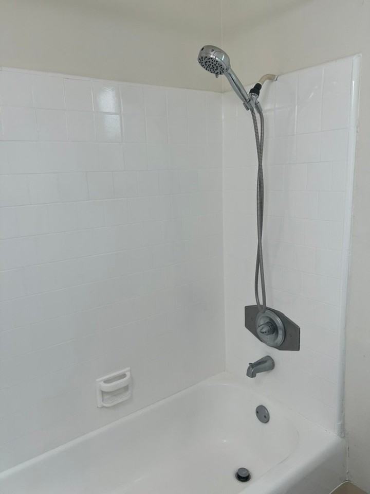 214 W Maple St #19 - Photo 5 of 8