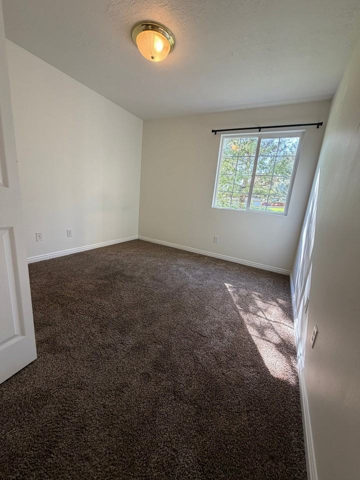 2123 N Morning Star Dr - Photo 2 of 12