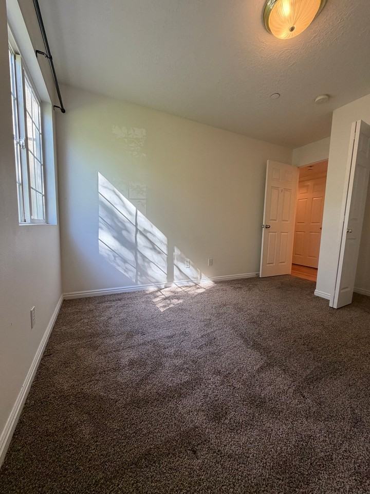2123 N Morning Star Dr - Photo 3 of 12