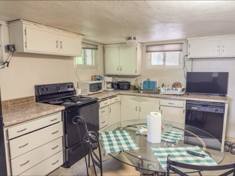 114 E Furry St - Photo 2 of 5