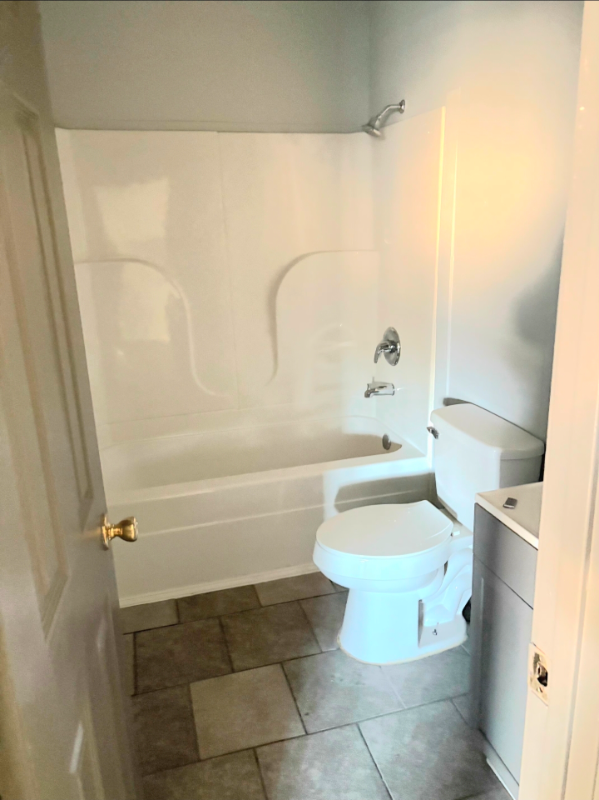 3613 Euclid St #201 - Photo 5 of 9
