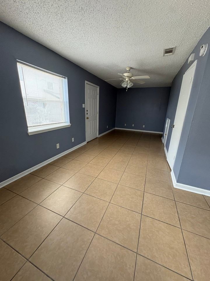 506 Alpine St #A - Photo 2 of 17
