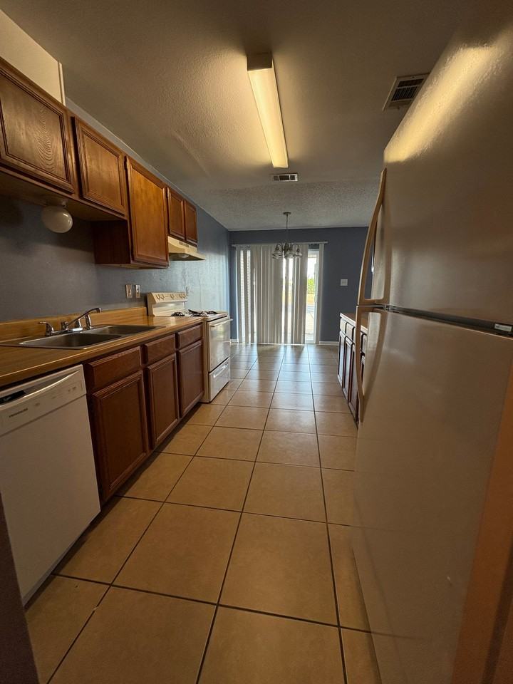 506 Alpine St #A - Photo 5 of 17