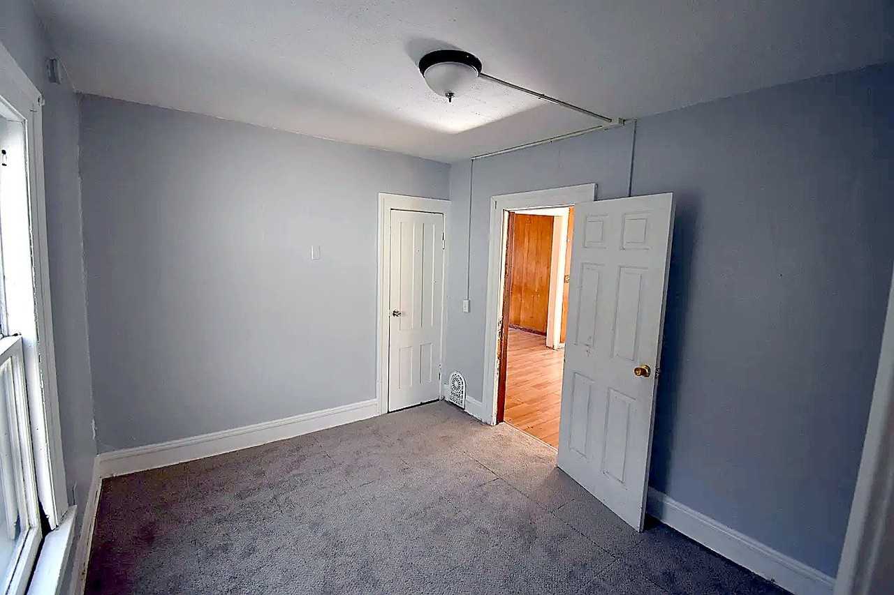 15 Saint Clair St #2 - Photo 5 of 9