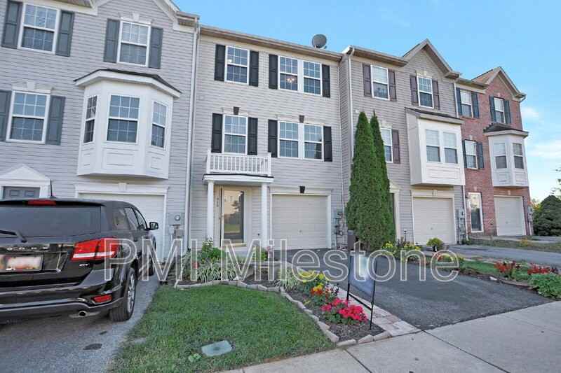 930 Monet Dr - Photo 3 of 44
