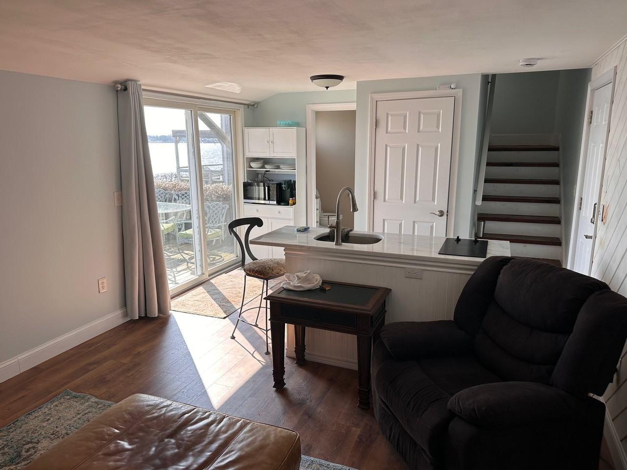 96 Seaview Ave #B - Photo 3 of 16