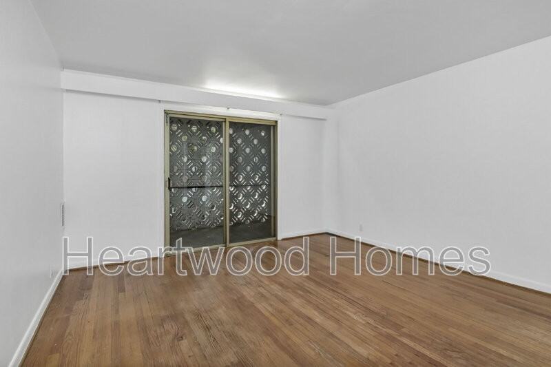 934 Laurens St #G - Photo 3 of 28