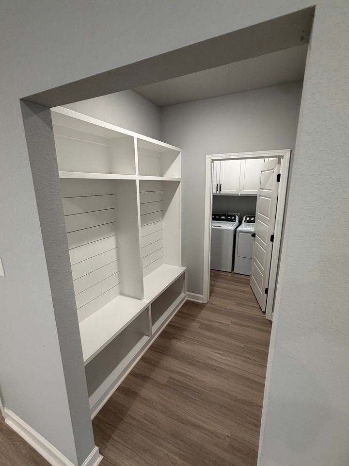 504 E Sevier St - Photo 3 of 17