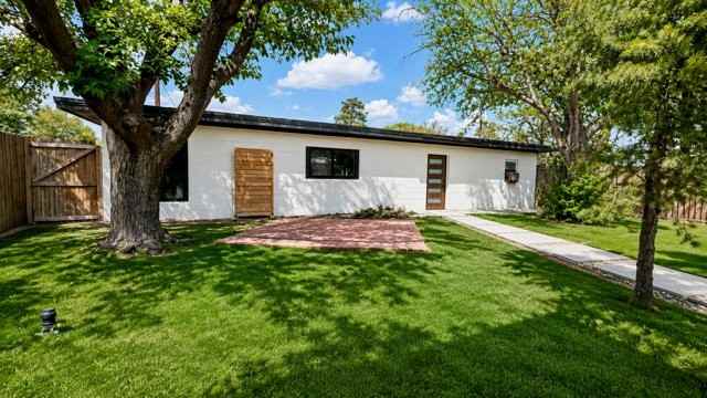 2512 40th St - Photo 2 of 11