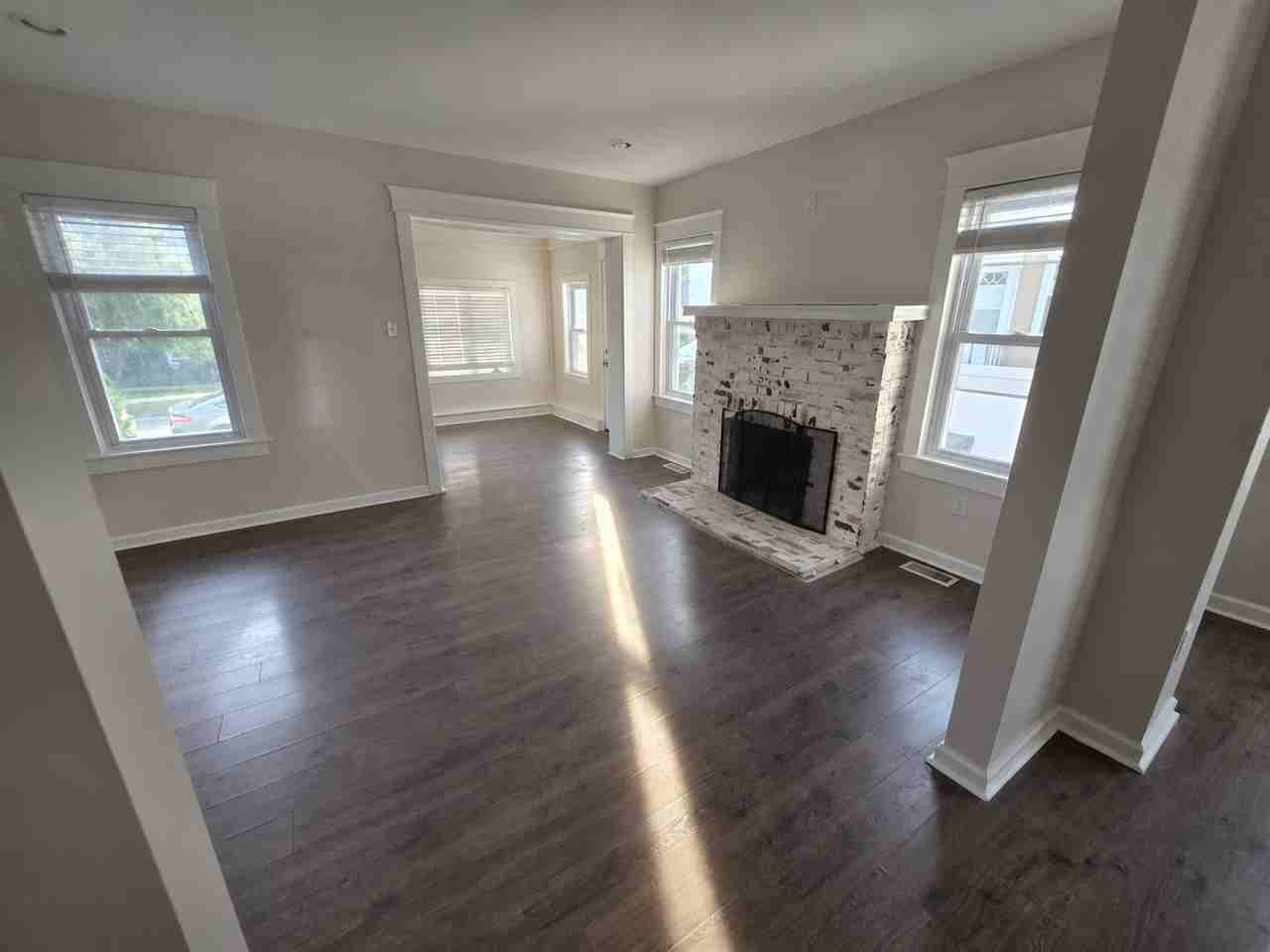 233 Leon Ave - Photo 5 of 31