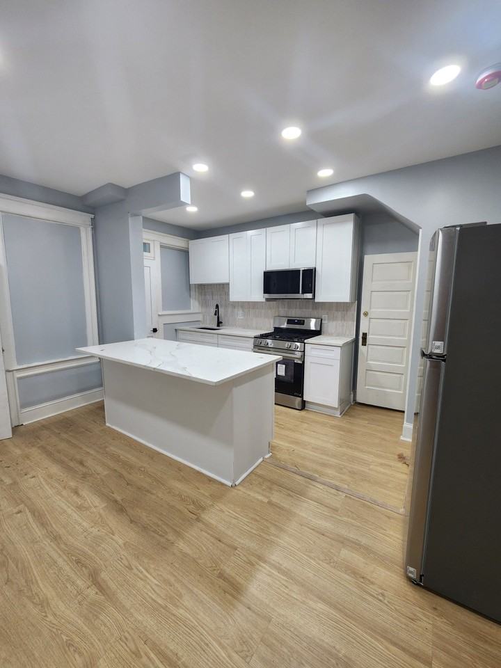 1223 Staples St Ne - Photo 3 of 18