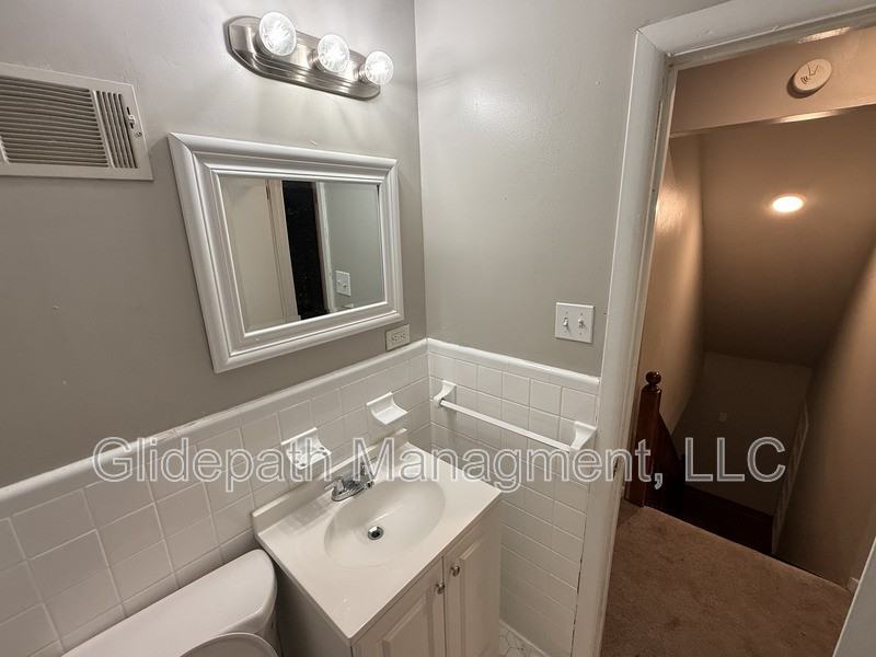 1501 Broadmoor Rd - Photo 7 of 31