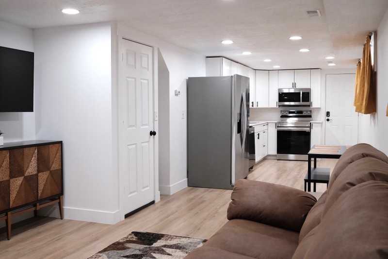 281 E Center St - Photo 6 of 24
